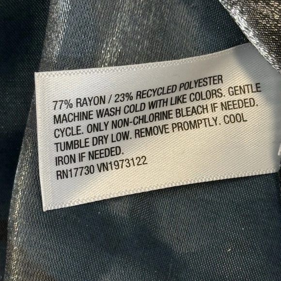 Ava & Viv Multi-floral Plus Size Dress - Picture 4 of 5